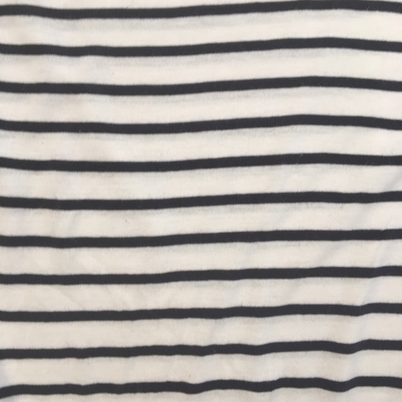 2/$20 ⭐️💥H&M Long Sleeved Striped Top 🌈 - Picture 3 of 3